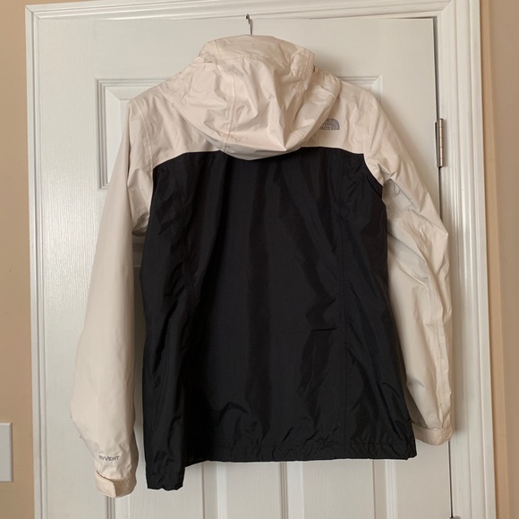 2 in 1 Northface Winter Jacket - Picture 3 of 9